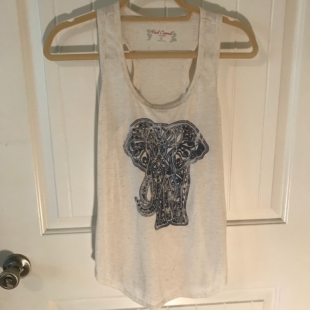 ⭐️Super Cute Elephant Shirt!⭐️